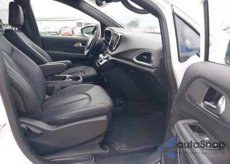 2025 Chrysler Pacifica Select z USA, uszkodzony, nr VIN 2C4RC1BG1SR555613